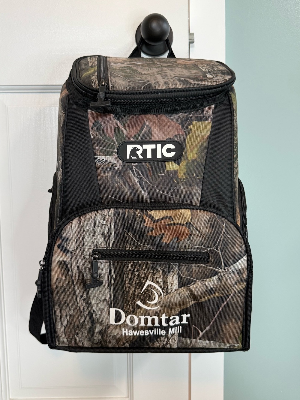 RTIC Lightweight 15-Can Backpack Cooler in Kanati Camo